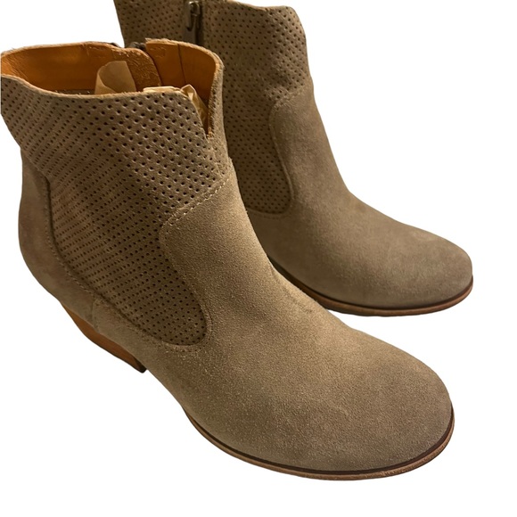 Kork ease Mindo booties in Taupe NWOT Size 6 - Picture 4 of 10